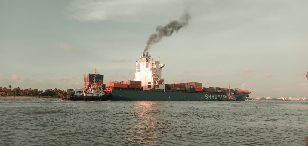Dokumentasi standar operasional prosedur pengiriman dangerous goods untuk keamanan kargo logistik