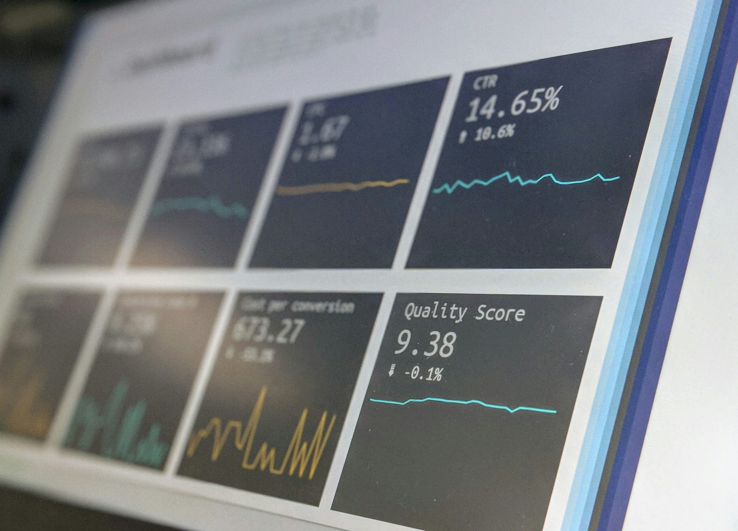 Dashboard sistem manajemen vendor logistik untuk memantau performa pengiriman