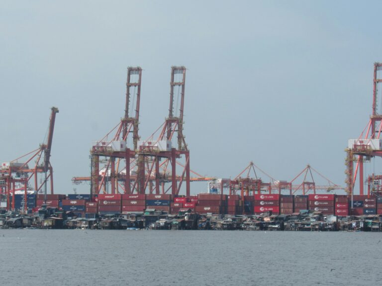 Proses scaling bisnis logistik menggunakan sistem infrastruktur digital terintegrasi